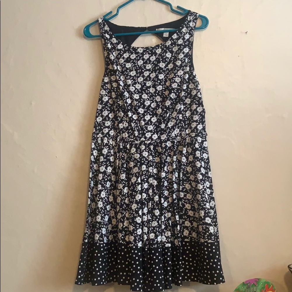 Women’s Patterned Open-Back Dress